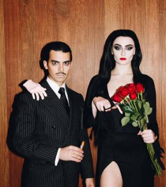 Maquillaje de Morticia Adams - Imagen: Instagram @sophiet