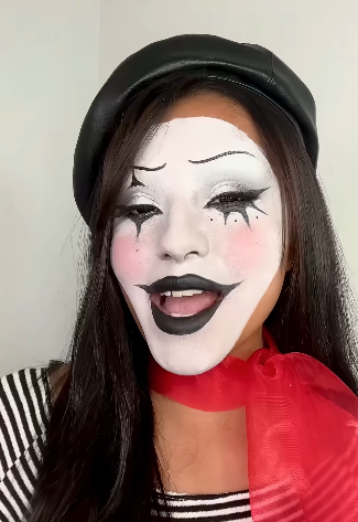 Maquillaje de mimo - Imagen: Instagram @michmoon