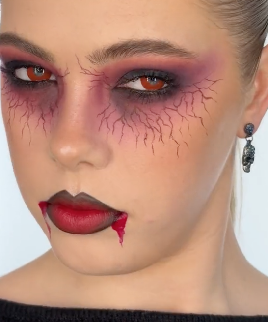 Maquillaje vampiresa infernal - Imagen: Tiktok @LSGMAKEUP