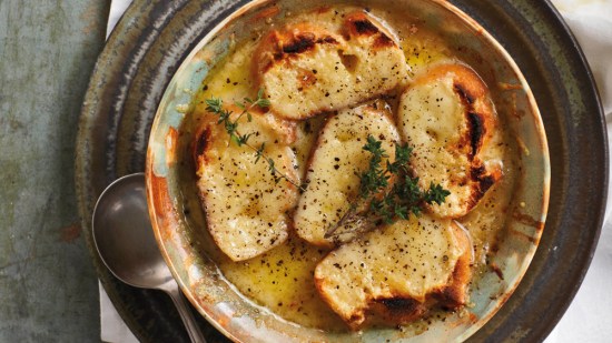 Sopa de cebolla francesa