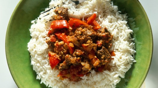 Curry rojo de ternera con arroz de jazmín