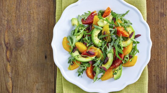 Recetas nutritivas: ensalada de aguacate y naranja, una cena saludable para hacer dieta