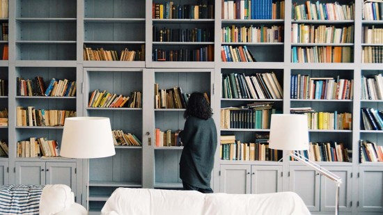 decoracion muchos libros