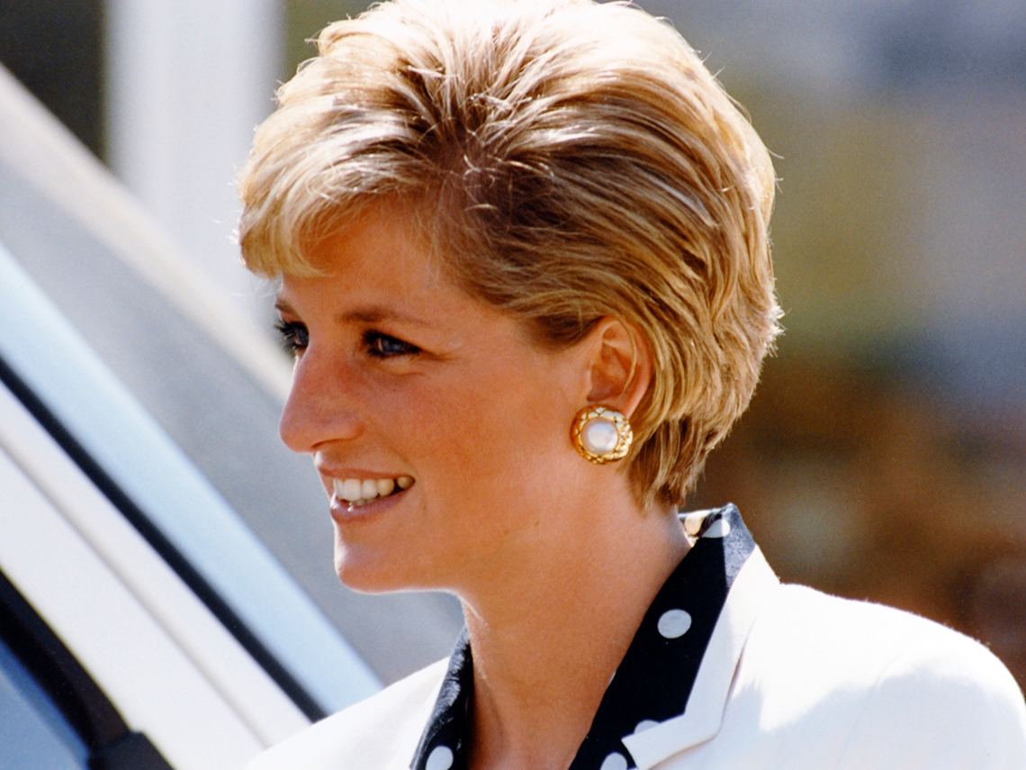 Lady Di looks de belleza