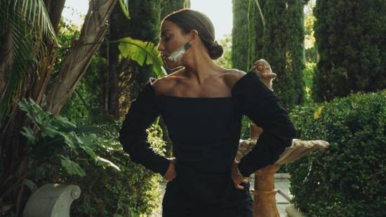 12 vestidos con escote barco para triunfar esta temporada