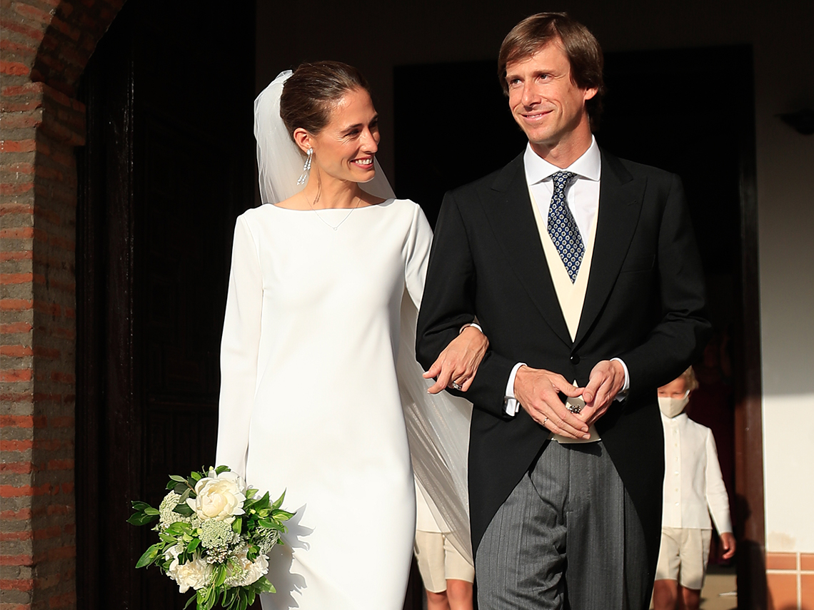 Looks invitada perfecta: boda Felipe Cortina y Amelia Millán