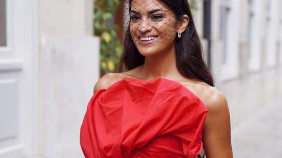 Marta Lozano: tocado de invitada perfecta