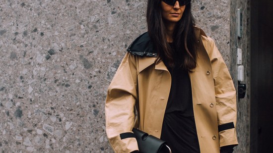 Gabardina street style