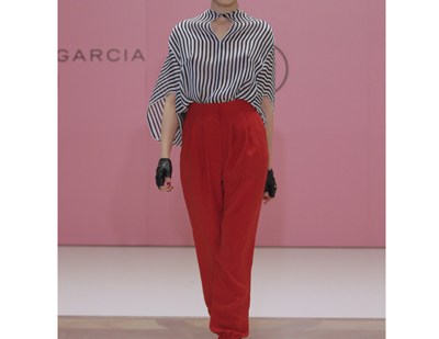 Antonio Garcia reinterpreta el estilo burgués en Seagram's Gin MFSHOW 2013