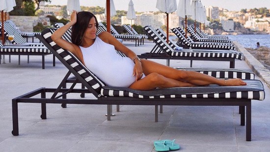 Los bikinis y trajes de baño premama que llevan las influencers