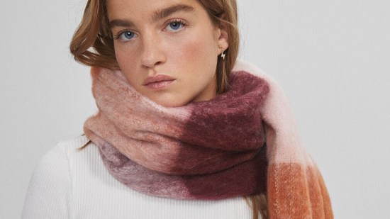 Bershka: las bufandas por menos de 16 euros