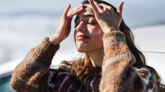 ¿cómo reaplicar el protector solar? 10 opciones para hacerlo bien, de una vez por todas