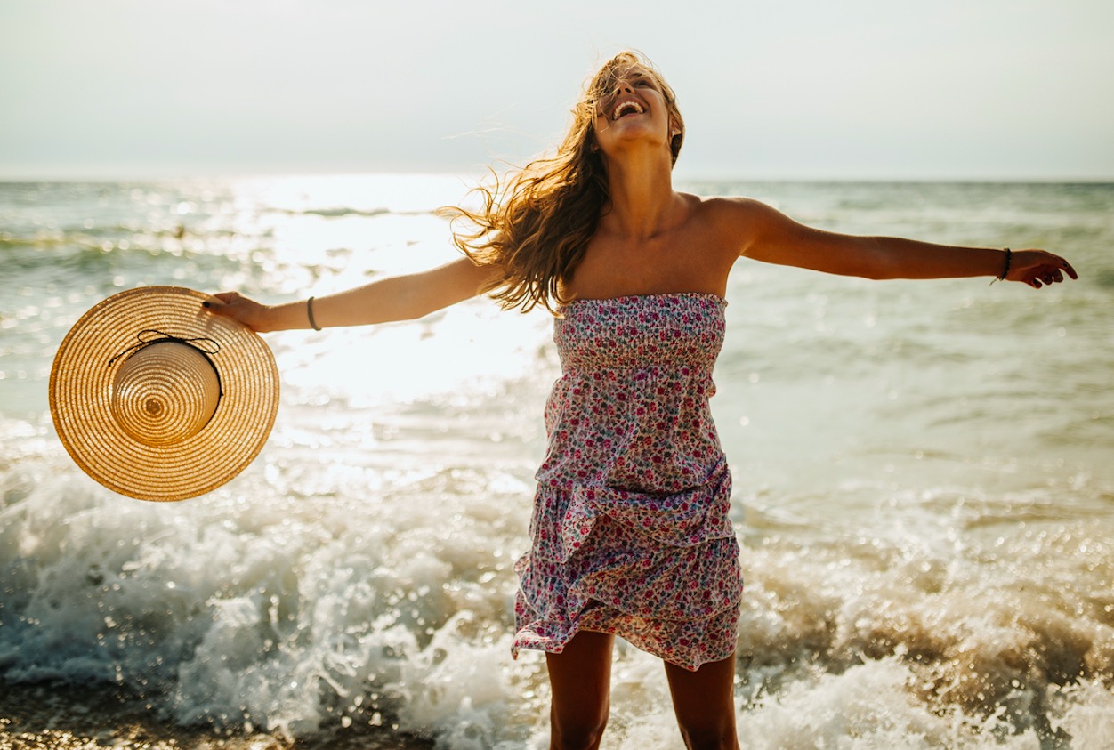 De la playa al chiringuito: prendas para llevar todo el día en tus vacaciones