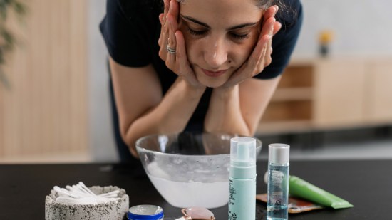 Estos son los kits beauty en formato viaje que necesitas para no quedarte sin tus imprescindibles de maquillaje y cuidado en tus vacaciones