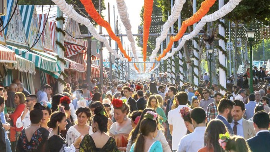 Feria Abril 2022: cómo vestirse si no vas de flamenca