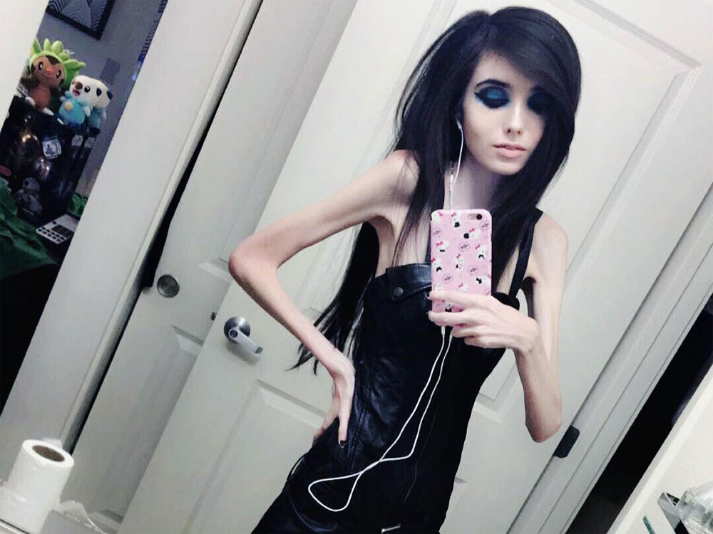 Ella es Eugenia Cooney
