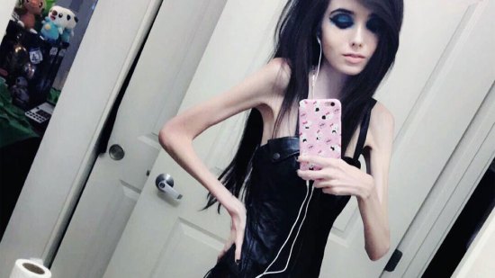 Ella es Eugenia Cooney