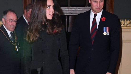 Los looks de negro de Kate Middleton vuelven a convertirla en titular de estilo