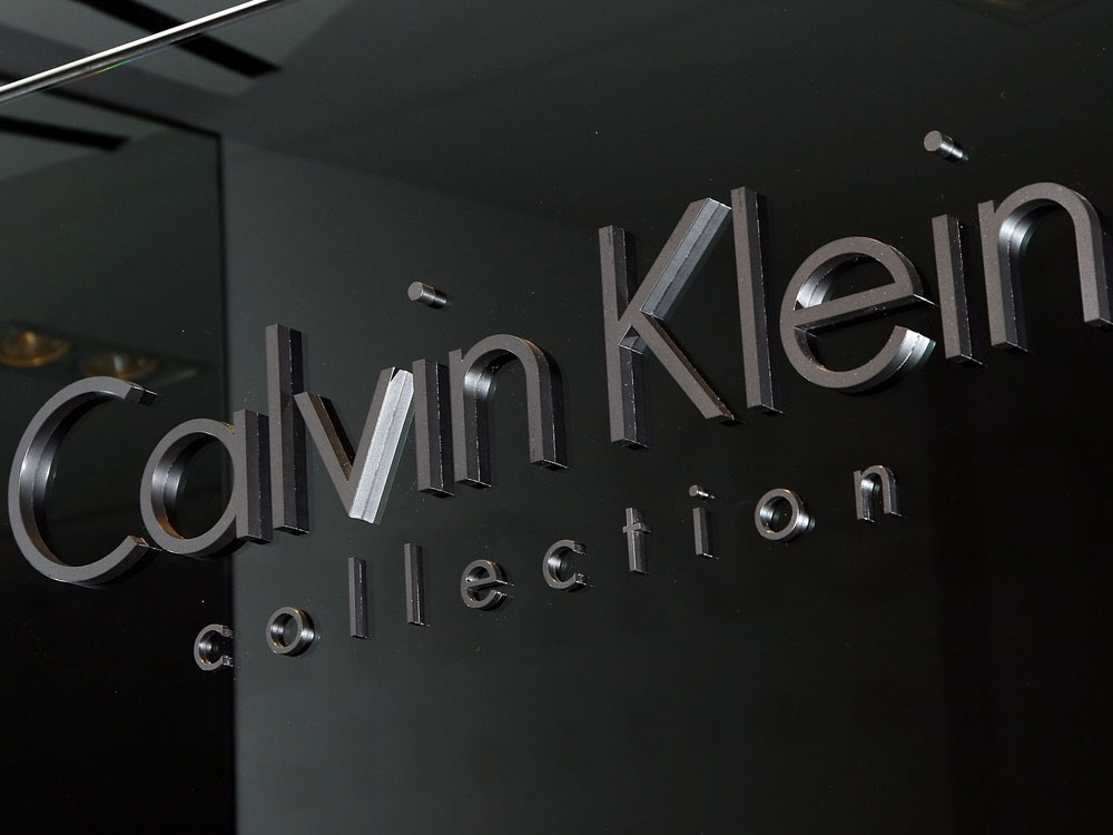 Calvin Klein reinventa su logo y estrena nueva imagen corporativa