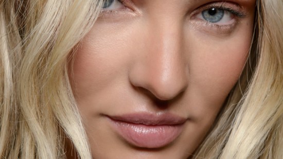 7 gestos que demuestran que eres una adicta a la cosmética facial