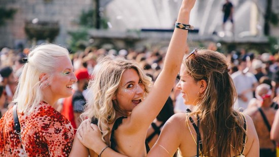 Looks Tomorrowland