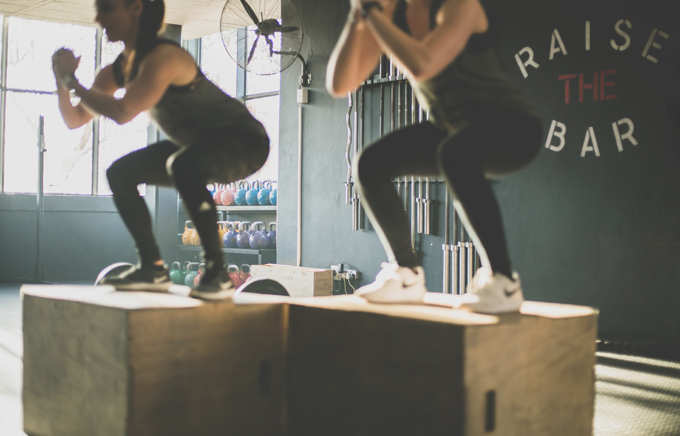 Sentadilla sobre box - Imagen: Unsplash