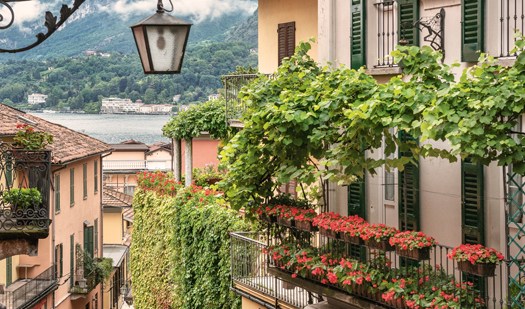 guía de viaje lago como italia vertical