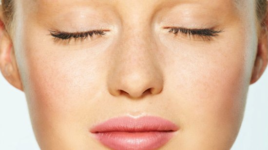 ¿Brillos en tu rostro? Acaba con ellos