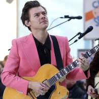 El último look de Harry Styles tiene firma española