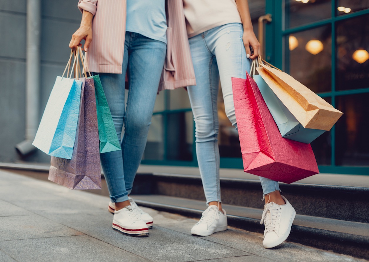 Los jóvenes españoles y la moda sostenible, en cifras: ¿cómo es nuestro consumo de ropa?