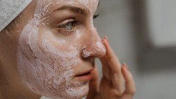 Limpieza facial: las claves para hacerla en casa como un auténtico experto