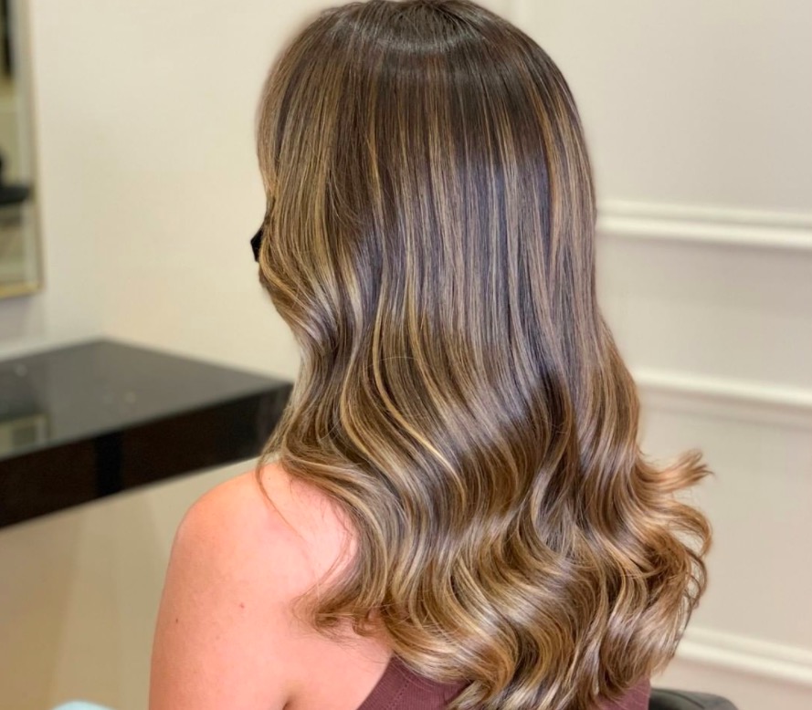 Las mejores mechas y reflejos para iluminar tu cabello y dar luz a tu rostro
