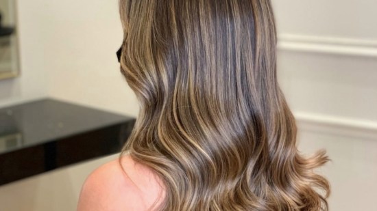 Las mejores mechas y reflejos para iluminar tu cabello y dar luz a tu rostro
