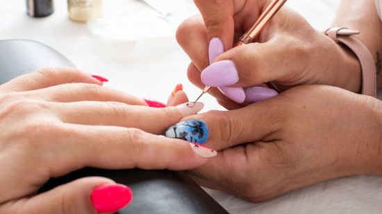 Tendencias de uñas y manicuras para primavera