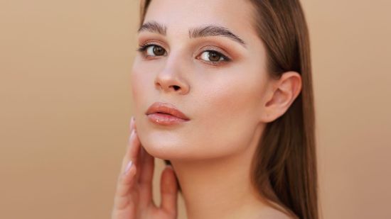Guía para conseguir un maquillaje natural de invitada de boda