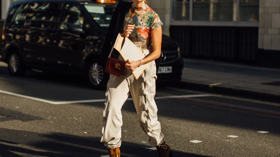 Tendencia calcetines por fuera del pantalón