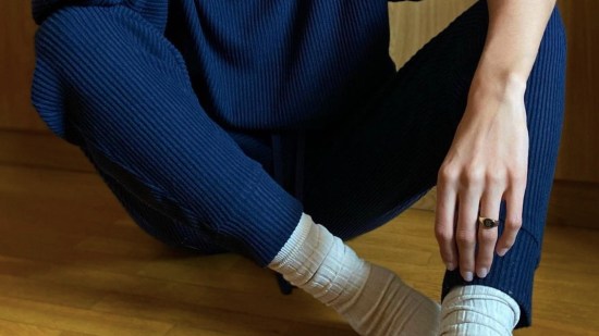 Calcetines + leggings: así se luce la inesperada tendencia de la temporada