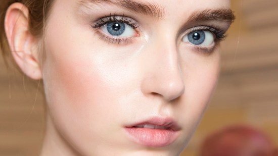 Trucos e iluminadores para dar brillo a tu rostro