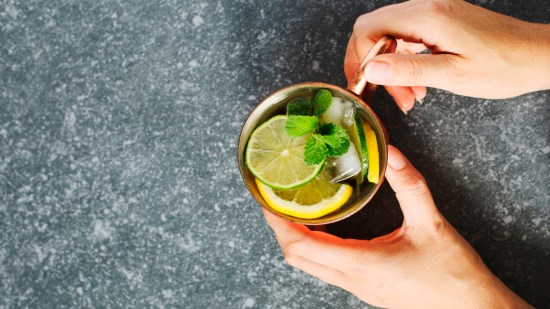 Agua con limón