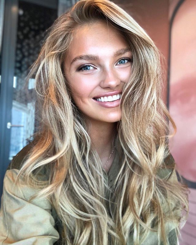 El corte de pelo con capas de Romee Strijd