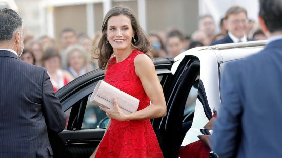 Las 10 veces que la Reina Letizia nos enseñó a vestir de rojo