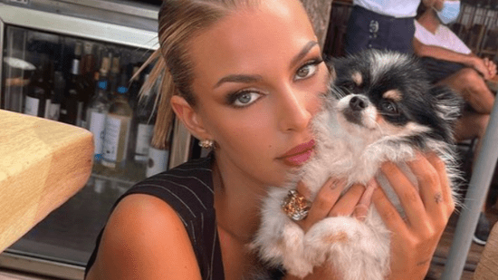 Jessica Goicoechea y su perro