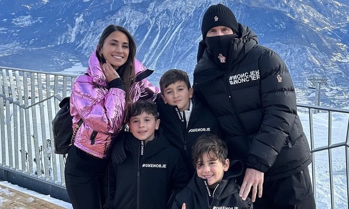 antonela roccuzzo frio plumifero nieve