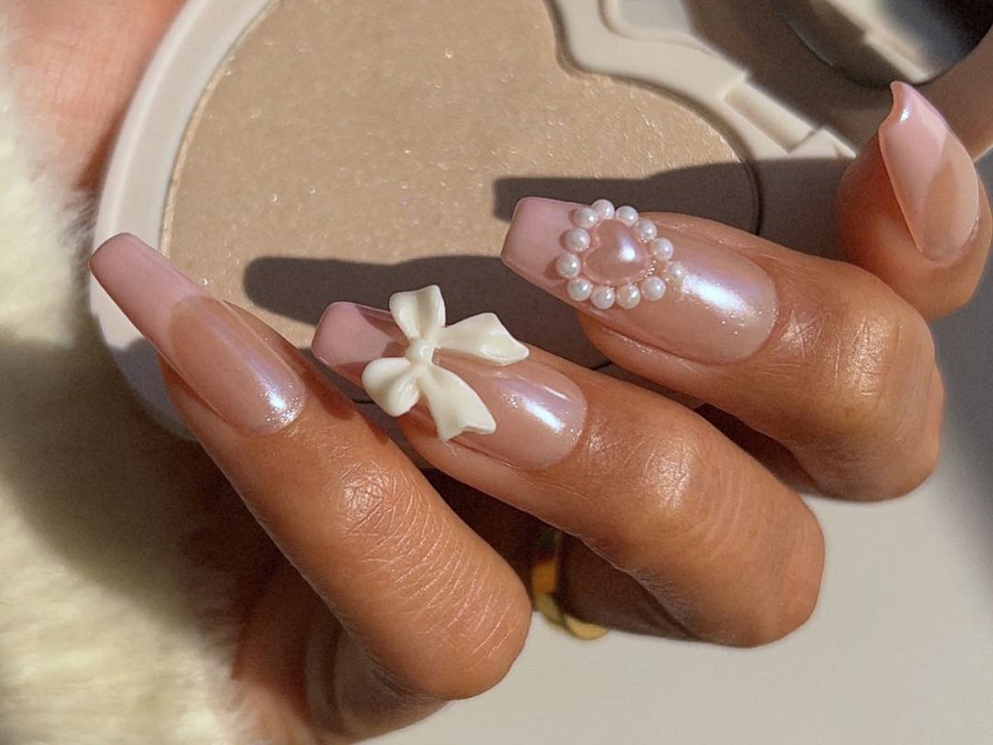 arte en uñas coquette manicura tendencia