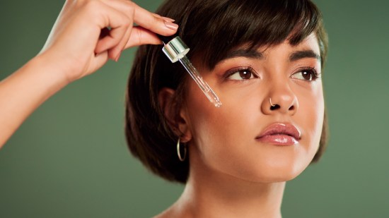trucos aplicar serum facial antiedad bien