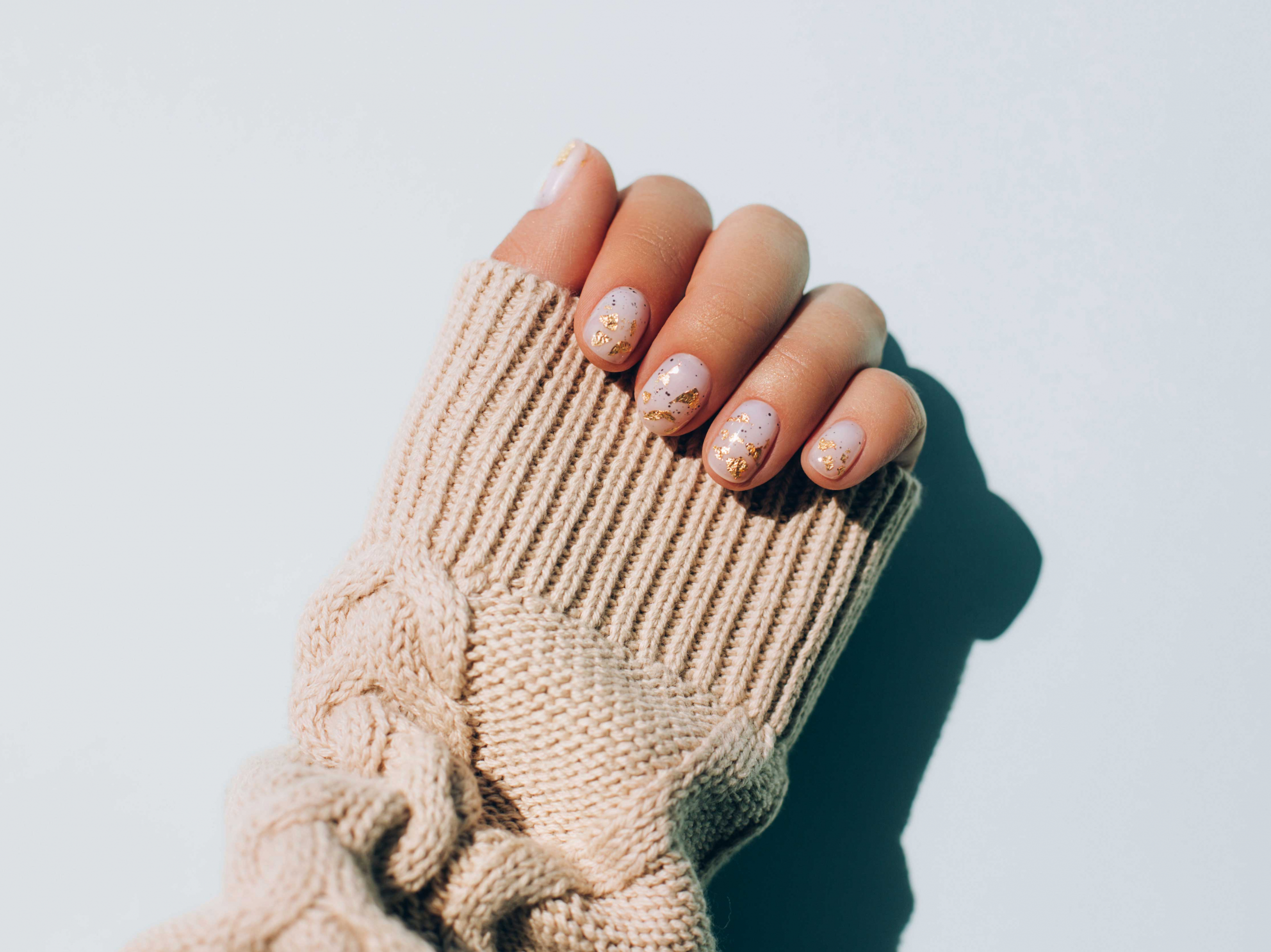 Las manicuras minimalistas son tendencia y estos diseños para uñas sencillos y bonitos lo Las manicuras minimalistas son tendencia y estos diseños para uñas sencillos y bonitos lo corroboran