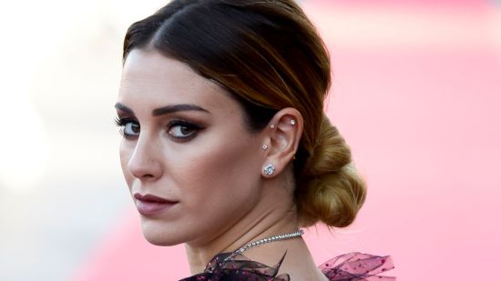 blanca suarez con piercings en la oreja