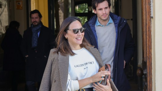 tamara falcó look oficina