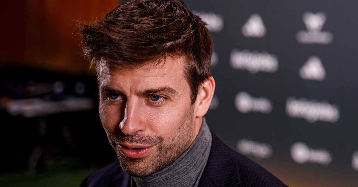 Gerard Piqué posando
