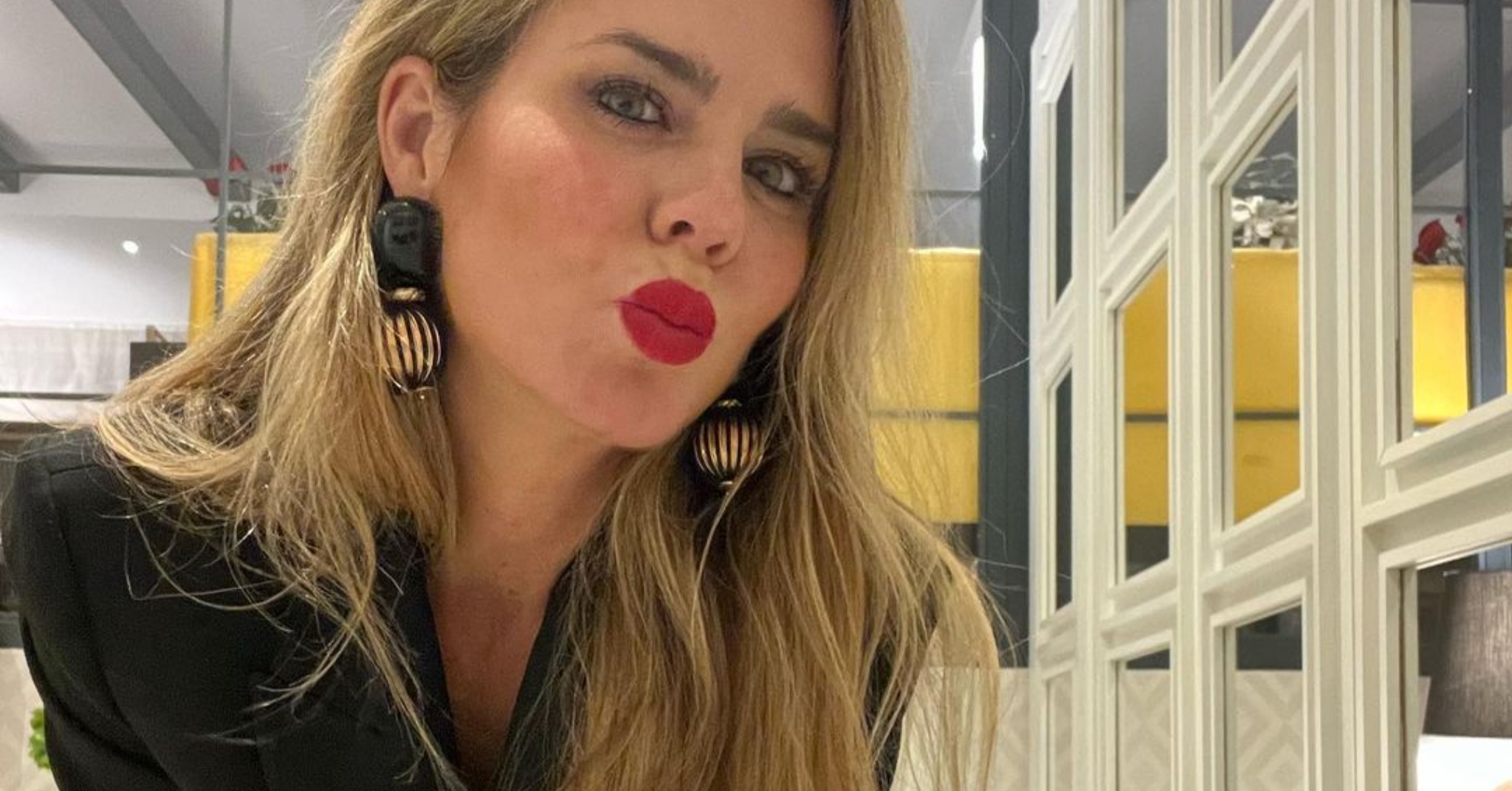 portada amelia bono pintalabios zara rejuvenece